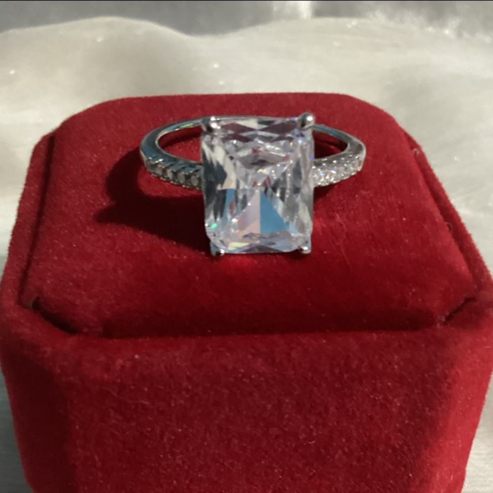 💍 Sterling Silver Radiant cut Solitaire Cz Diamond Ring.